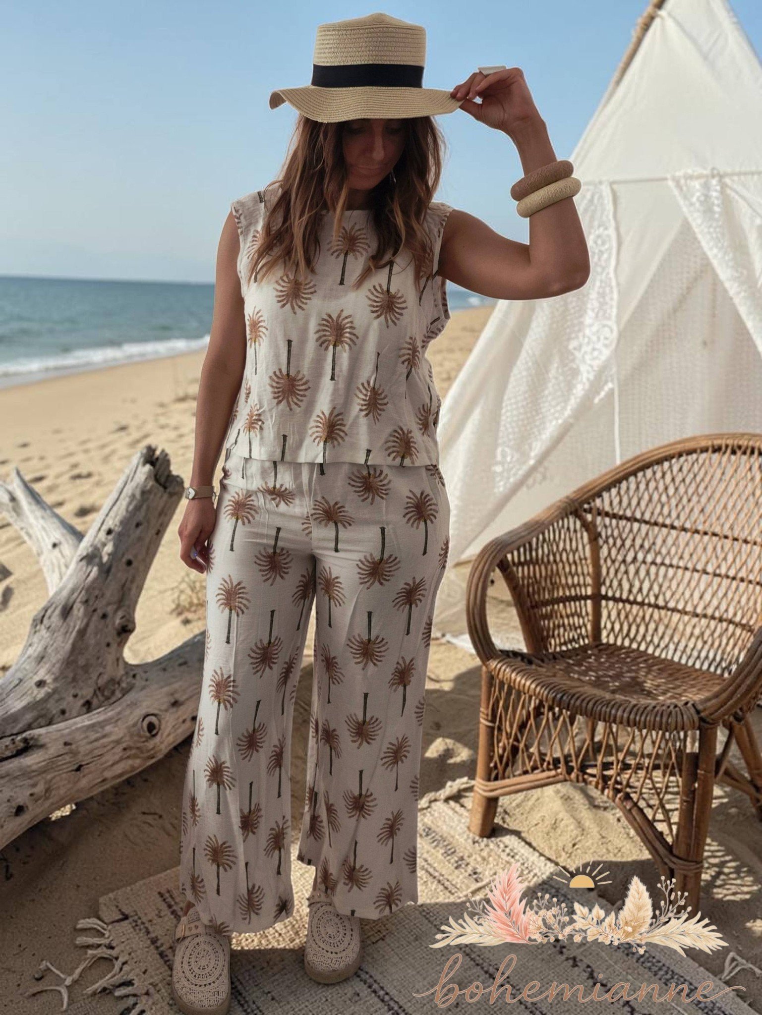 Ensemble "Palm Paradise" Bohème Chic à Imprimé Palmiers – Top & Pantalon Fluide