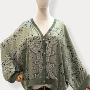 Gilet femme vert sauge à motif bandana paisley et manches amples